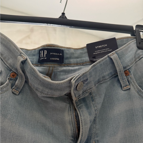 Gap jeans, 34 regular ankle pants - Picture 3 of 3